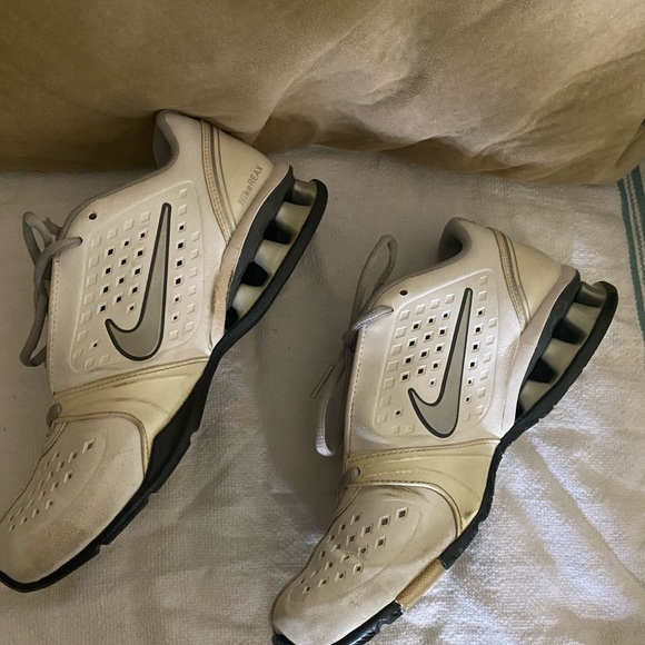 Nike - Picture 4 of 5